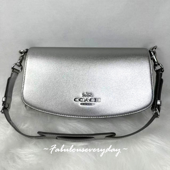Coach Andrea Shoulder Bag In Pearlized Smooth Leather/Light Silver CW023 - Picture 1 of 9